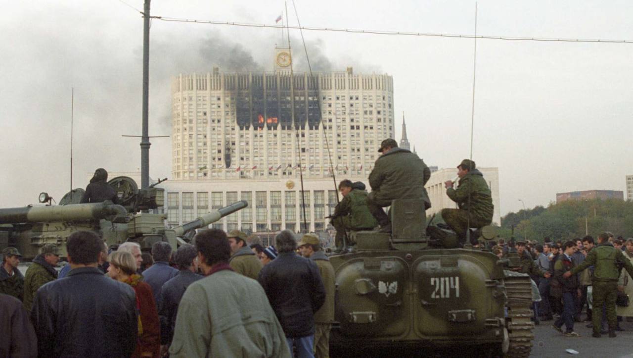 3 октября 1993 года произошло событие, которое назвали путчем. Сейчас, спустя годы можно назвать вещи своими именами: это был правительственный переворот сверху.