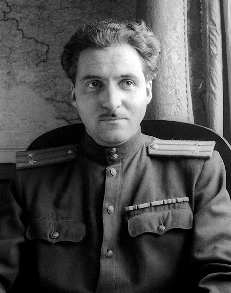 28 ноября 1915 года родился Константин Михайлович Симонов