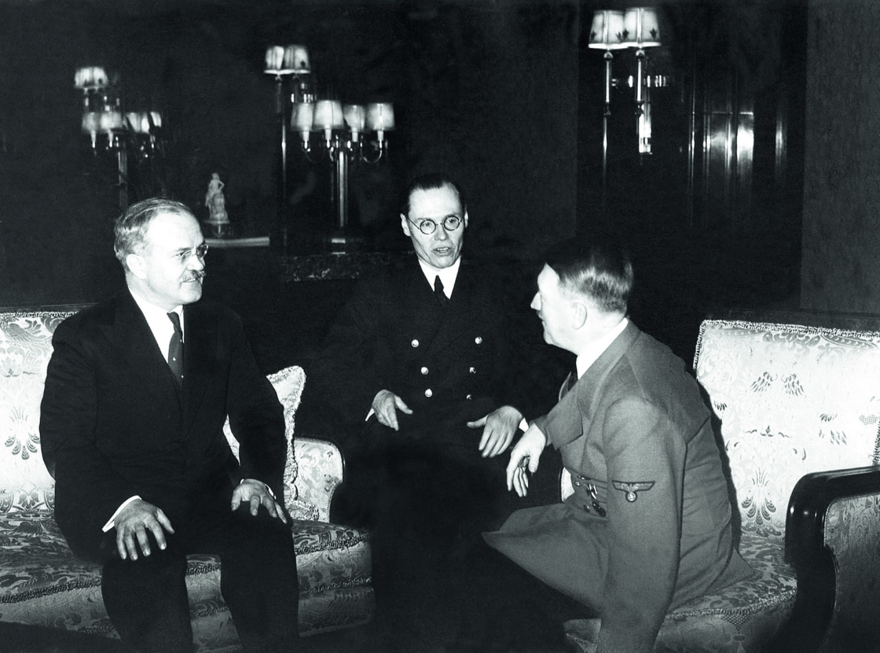 12 ноября 1940 года состоялся визит председателя Совета народных комиссаров и наркома иностранных дел СССР Вячеслава Молотова в Берлин.