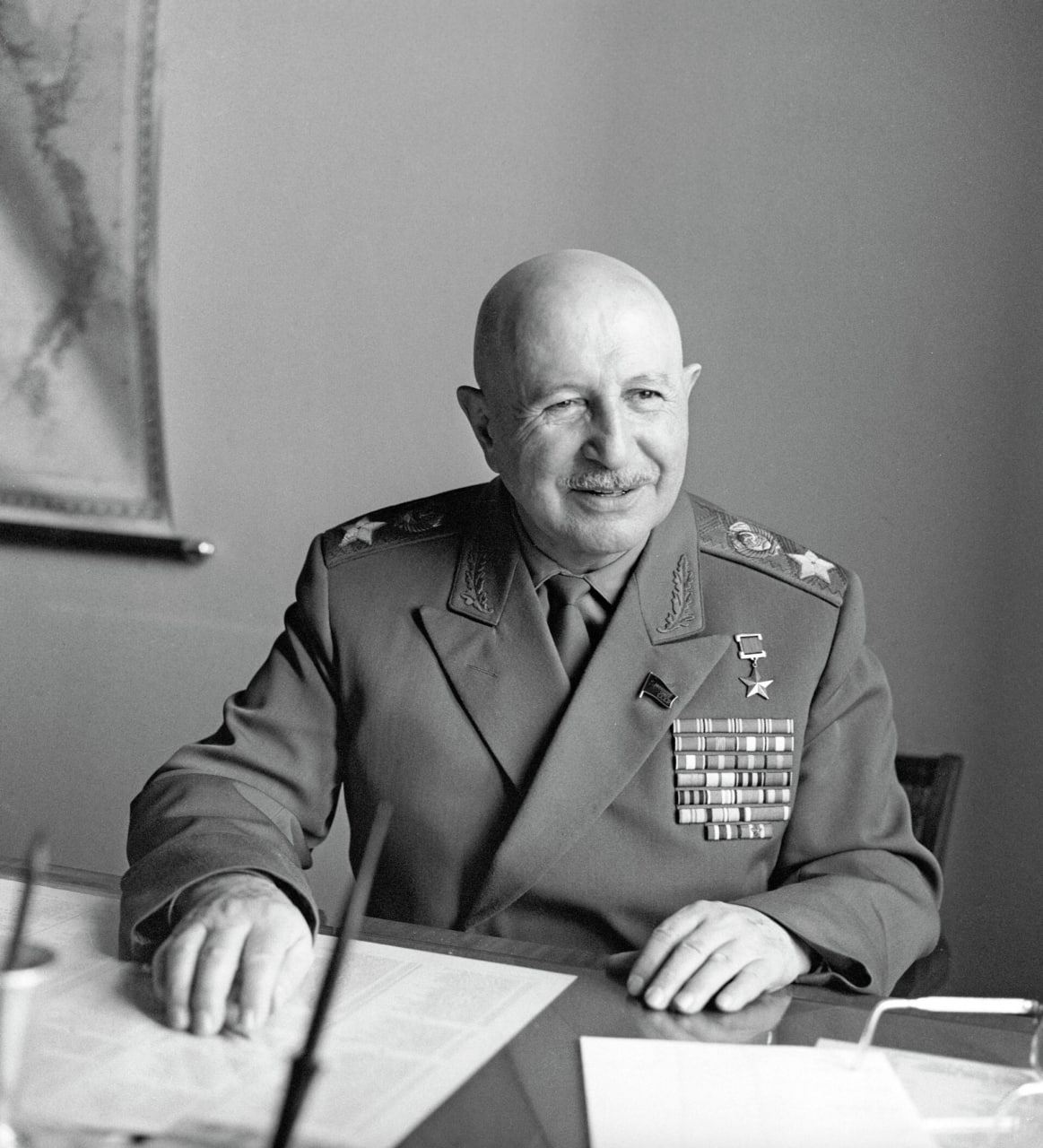 2 декабря 1897 года родился советский полководец Иван Баграмян. 