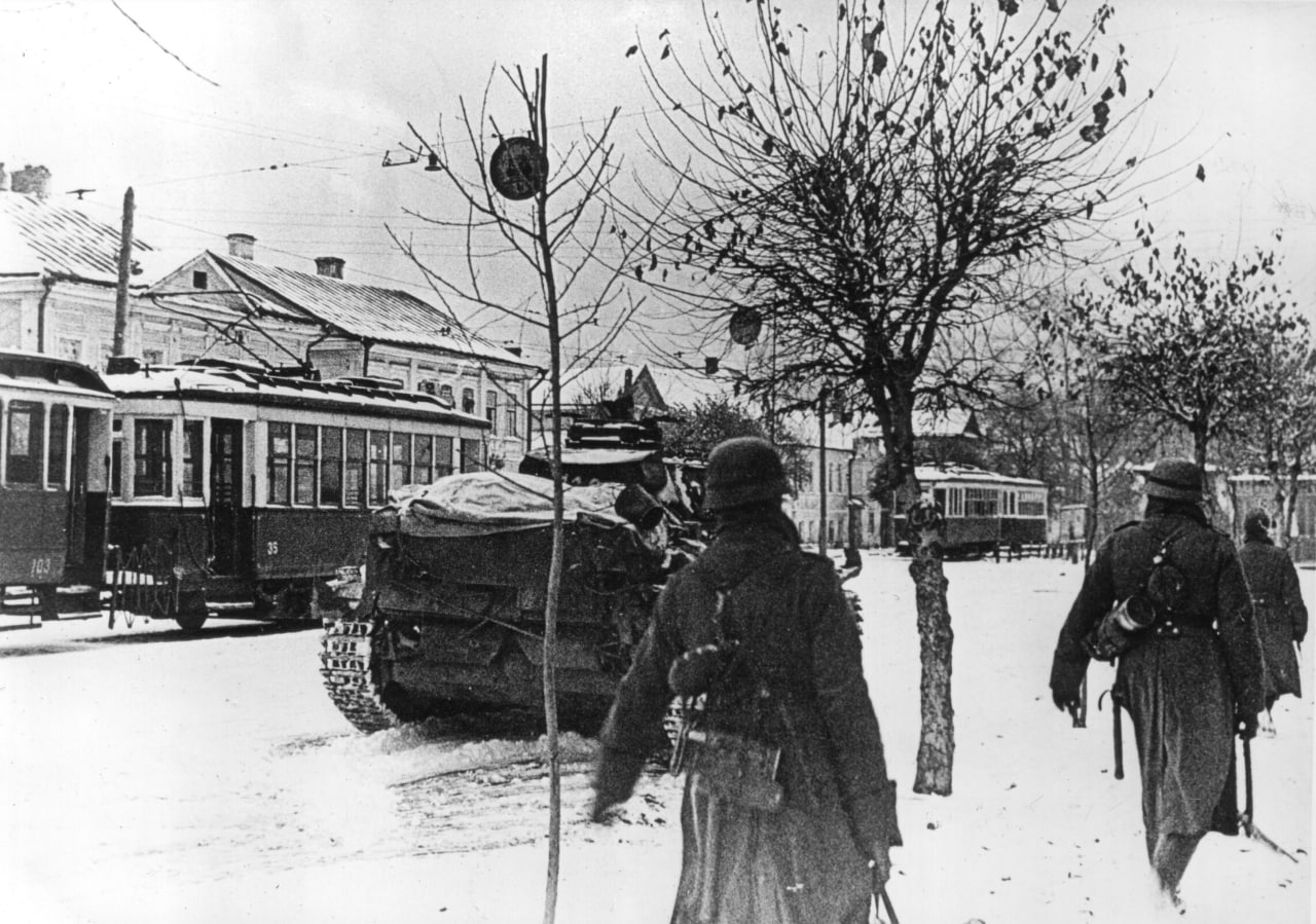 13 декабря 1941 года в ходе калининской операции войска 31-й и 29-й армий, развивая наступление, вышли на пути отхода калининской группировки противника. 