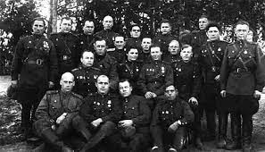 24 декабря 1941 года во время контрнаступления советских войск под Москвой решением Ставки из войск правого крыла Юго-Западного фронта был вновь сформирован Брянский фронт