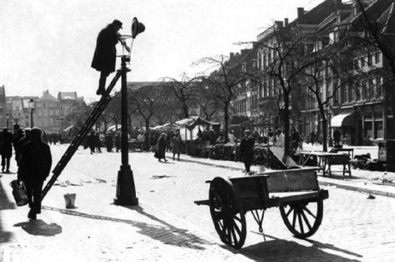 5 января 1731 г. в Москве зажглись первые уличные фонари.