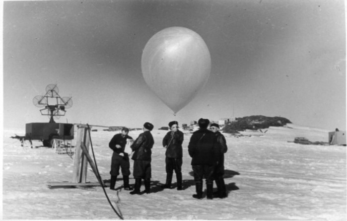 30 января 1930 года советский ученый-метеоролог П.А.Молчанов осуществил запуск первого в мире радио-зонда для исследования атмосферы