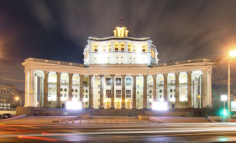 6 февраля 1930 года открылся Центральный академический театр Советской Армии (до 1951 года назывался Центральным театром Красной Армии - ЦТКА, ныне - Центральный академический театр Российской армии)