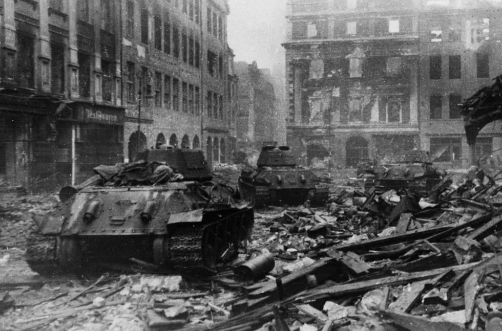 23 февраля 1945 года войска 1-го Белорусского фронта после месячной осады и упорных боев штурмом взяли городом-крепость Познань