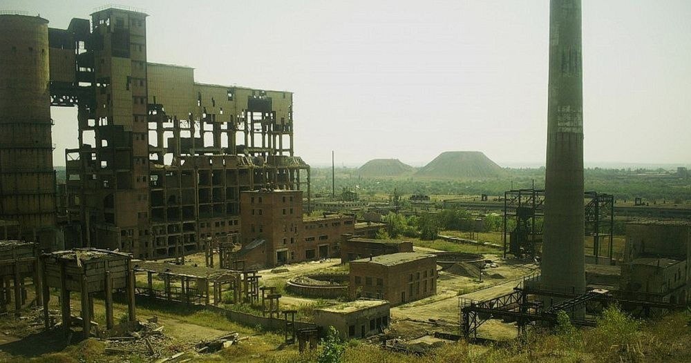 26 февраля 1886 года в Горловке на заводе по переработке киновари была добыта первая в Российской империи ртуть