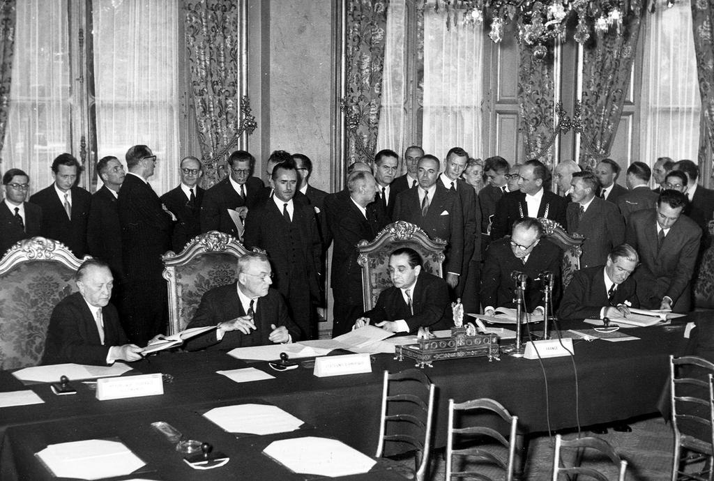 17 марта 1948 года подписан Брюссельский пакт 