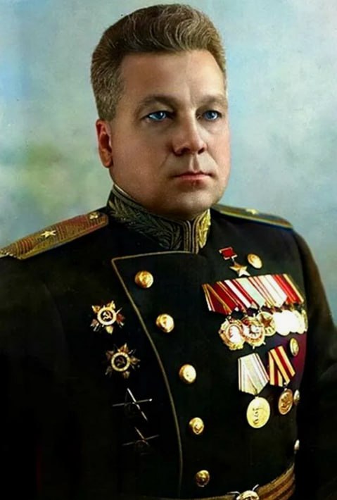 23 марта 1908 года родился советский летчик, генерал-майор авиации  Анатолий Васильевич Ляпидевский