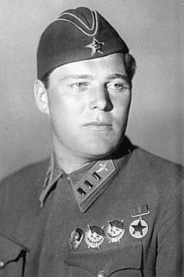 ✈️2 апреля 1910 года родился Анатолий Константинович Серов, один из самых популярных советских военных лётчиков 1930-х годов. Признанный мастер высшего пилотажа и организатор собственной пилотажной группы. Участник гражданской войны в Испании. 