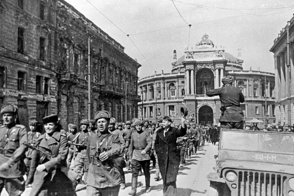 10 апреля 1944 года советские войска освободили от немецко-фашистских захватчиков город Одесса