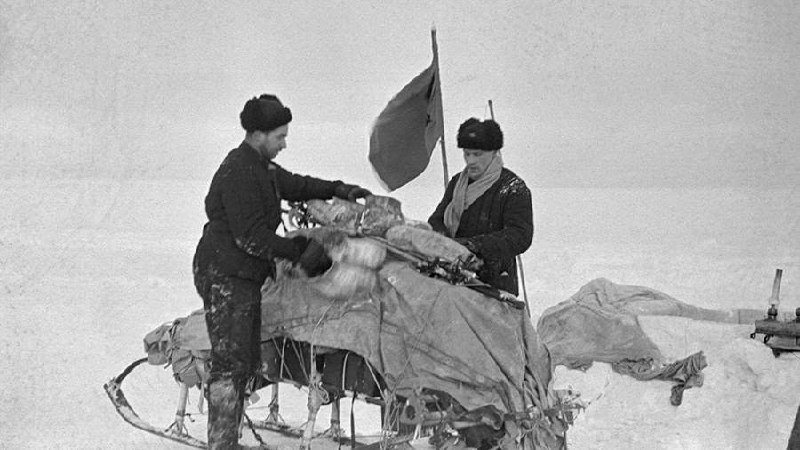 ❄️21 мая в России отмечается профессиональный праздник День полярника, утвержденный указом Президента Российской Федерации в честь признания заслуг полярников и старта первой дрейфующей экспедиции «Северный полюс» (СП-1)