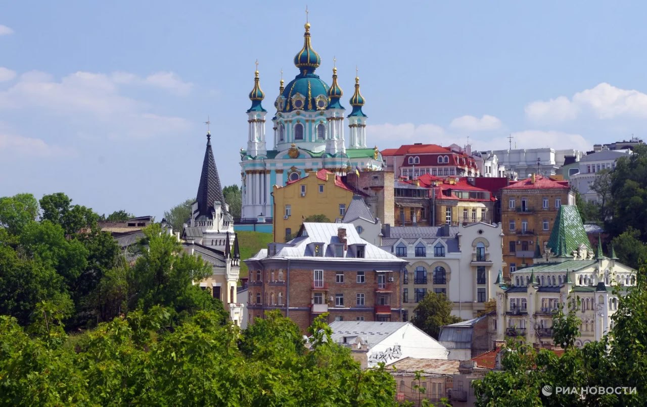 ⛪️ 27 мая 1754 года было завершено строительство Андреевской церкви – великолепного памятника елизаветинского барокко и безусловного символа Киева