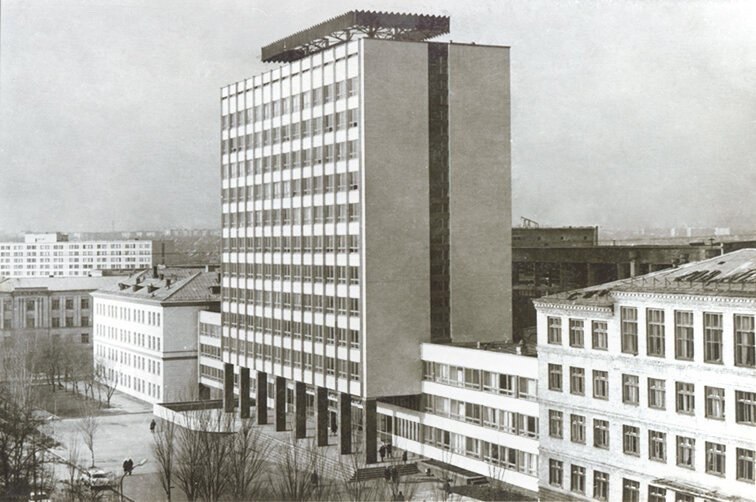 📆 29 мая 1965 года учащиеся Донецкого педагогического института пришли на занятия студентами Донецкого государственного университета 