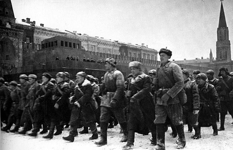 2 июля 1941 года Военным советом Московского военного округа принято постановление о формировании народного ополчения