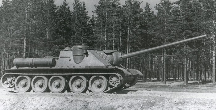 3 июля 1944 года на вооружение Красной Армии была принята самоходная артиллерийская установка (САУ) класса истребитель танков СУ-100