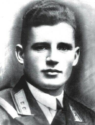 Василий Леонтьевич Дегтярёв (1915 - 1942) - советский лётчик, лейтенант, командир звена 571-го штурмового авиаполка (Западный фронт), Герой Советского Союза.