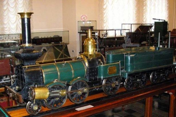 🚂 11 августа 1845 года в Санкт-Петербурге на Александровском заводе был изготовлен первый российский магистральный паровоз для строящейся между столицей и Москвой железной дороги 