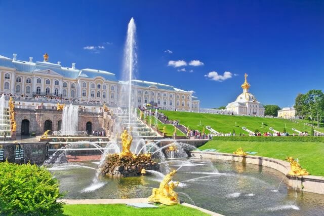 ⛲️ 20 августа 1721 года были пущены знаменитые фонтаны и каскады Петергофа