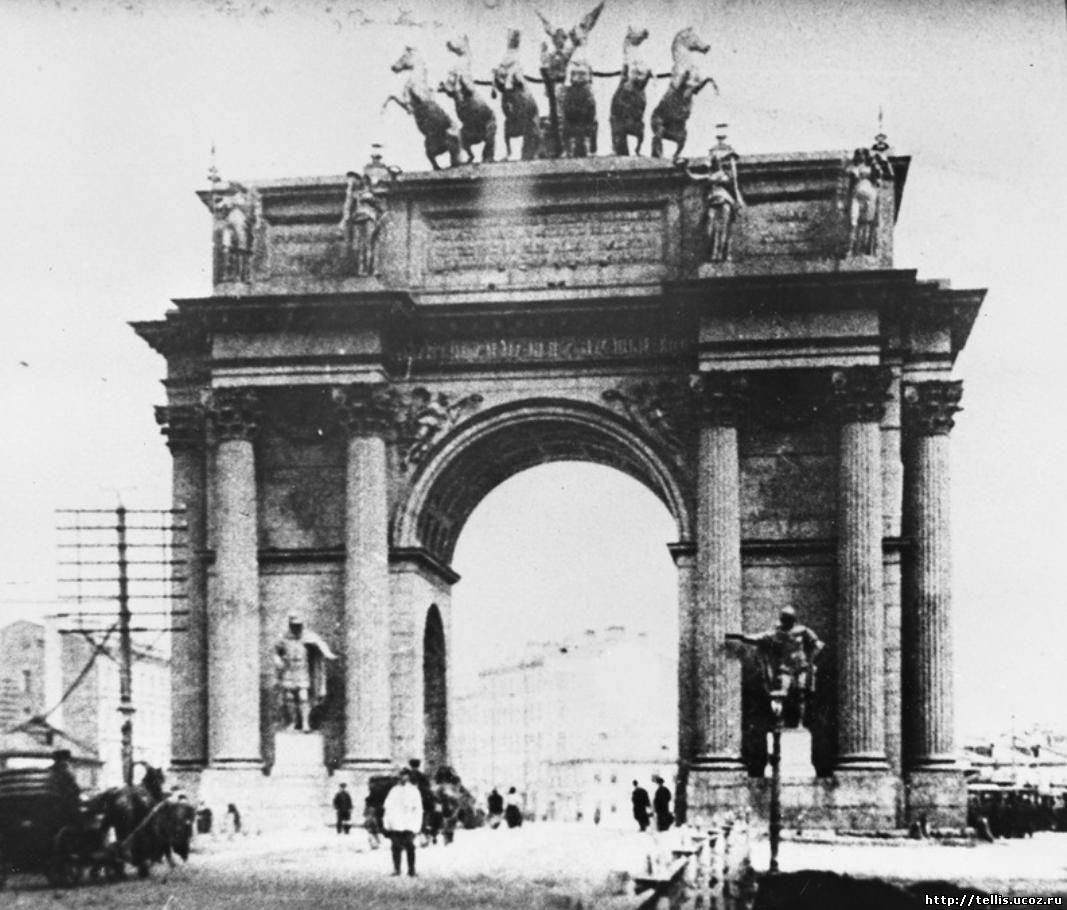 📆 30 августа 1834 года в Санкт-Петербурге состоялось торжественное открытие Нарвских триумфальных ворот 