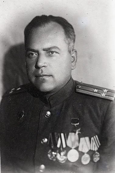 ⭐ 11 сентября 1907 года в Бобруйске, Минская губерния, Российская империя родился советский партийный и военный деятель, Герой Советского Союза Сергей Иванович Сикорский