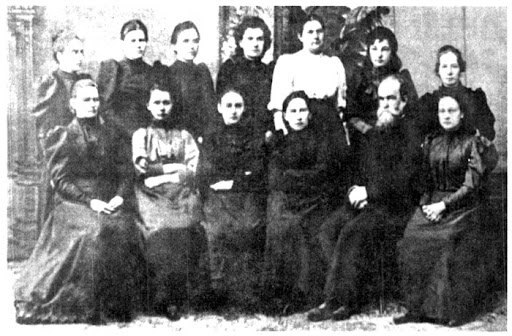 💪 14 сентября 1896 года по инициативе Петра Лесгафта в Петербурге открылись Курсы воспитательниц и руководительниц физического воспитания