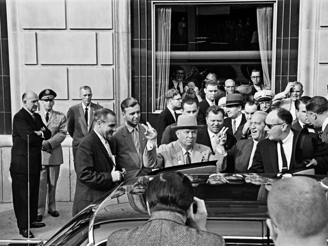 📆  15 сентября 1959 года начался 13-дневный визит Никиты Хрущёва в США 