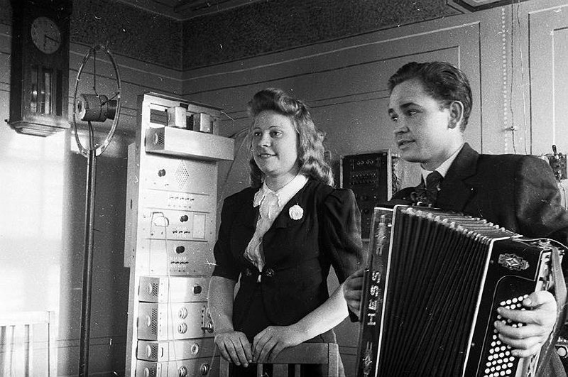 🎙 17 сентября 1922 года в Москве состоялся первый радиоконцерт в России. В этот день впервые прозвучали слова: «Слушайте! Говорит Москва!».