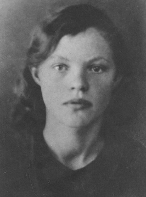 ⭐23 сентября 1943 года героически погибла советский санинструктор в годы Великой Отечественной войны, Герой Советского Союза Валерия Осиповна Гнаровская