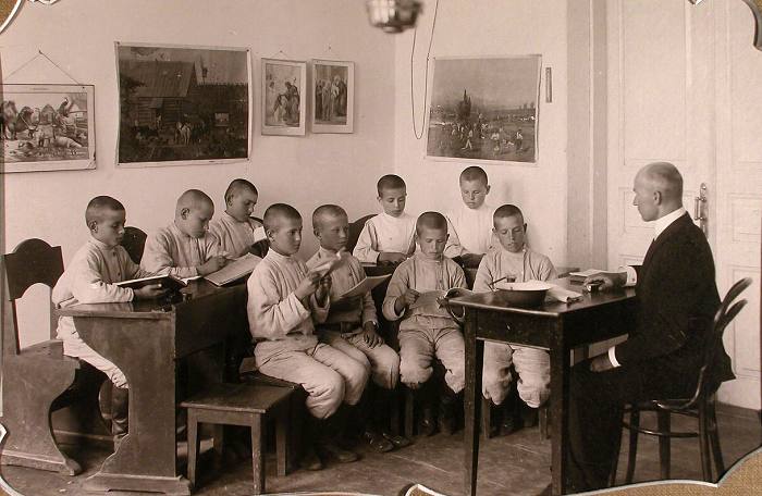 🗓 3 октября 1786 года в России открылись первые 25 общеобразовательных (т.е. доступных всем школ)