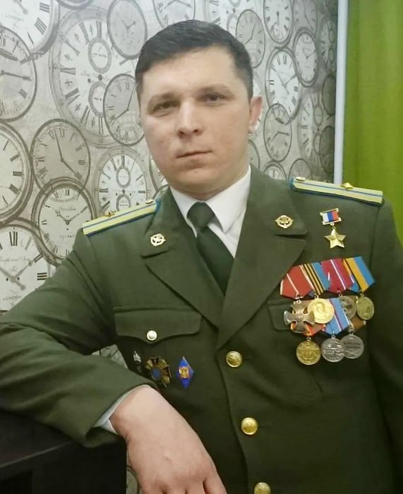 11 октября 1977 года родился Герой Российской Федерации Галкин Григорий Николаевич