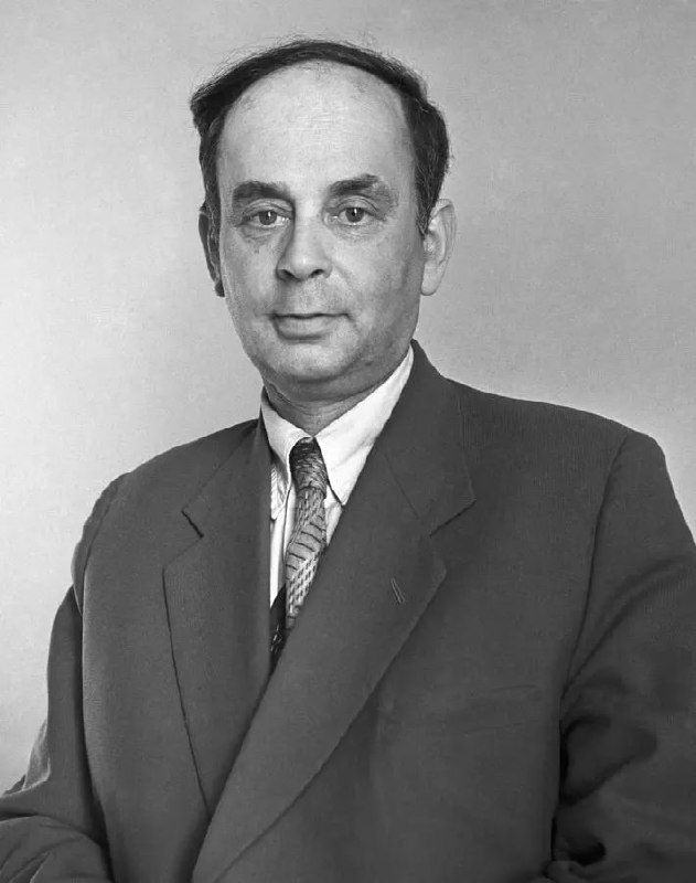 23 октября 1908 года родился советский учёный Илья Франк