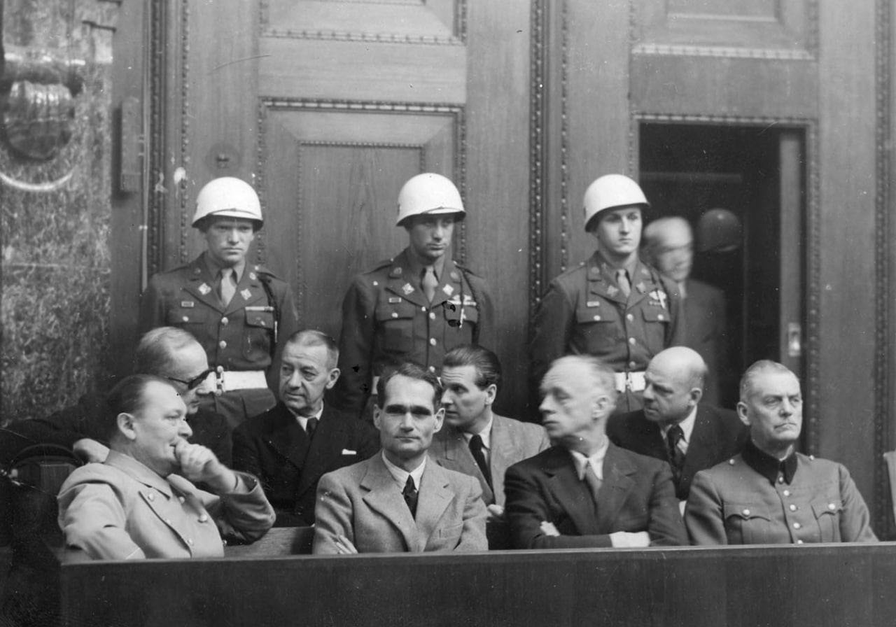 20 ноября 1945 года начался Нюрнбергский процесс — суд над военными преступниками Третьего рейха