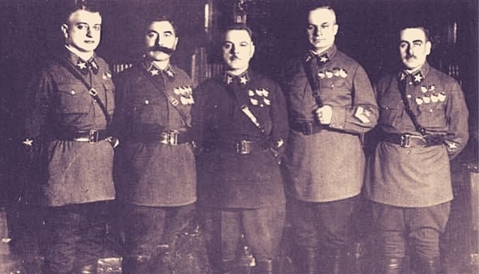 21 ноября 1935 года впервые было присвоено звание Маршала Советского Союза