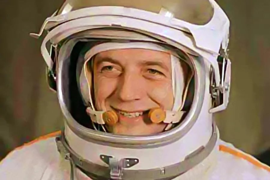 23 ноября 1935 года родился Владислав Николаевич Волков