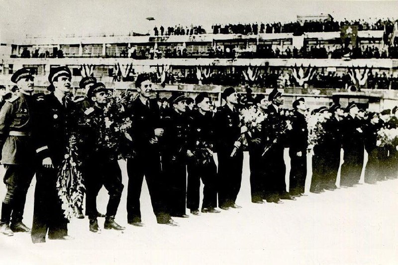 25 ноября 1942 года подписано соглашение о создании эскадрильи «Нормандия-Неман»