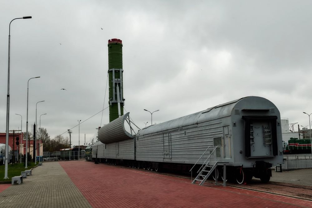 28 ноября 1989 года принят в эксплуатацию боевой ракетный комплекс «Молодец»