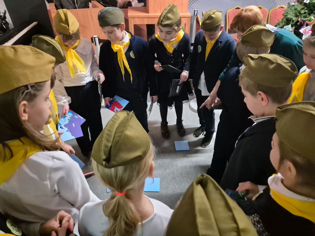 У нас начались новогодние квесты! 