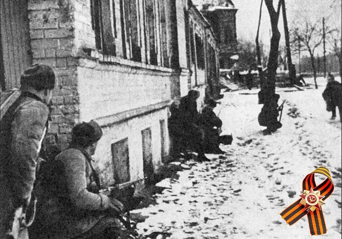 7 февраля 1943 года освобождён от немецко-фашистских захватчиков город Батайск