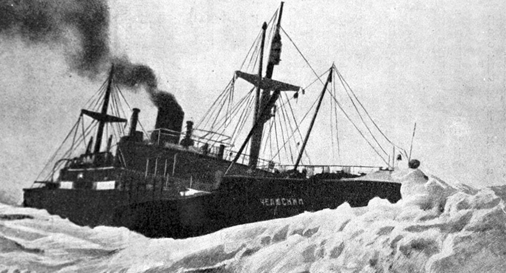 13 февраля 1934 года в Чукотском море раздавлен льдами пароход «Челюскин»