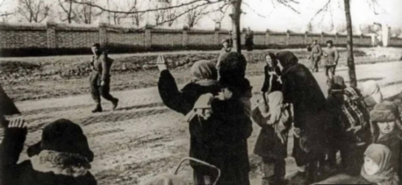 15 марта 1944 года советскими войсками освобождены Березнеговатое и Снигиревка