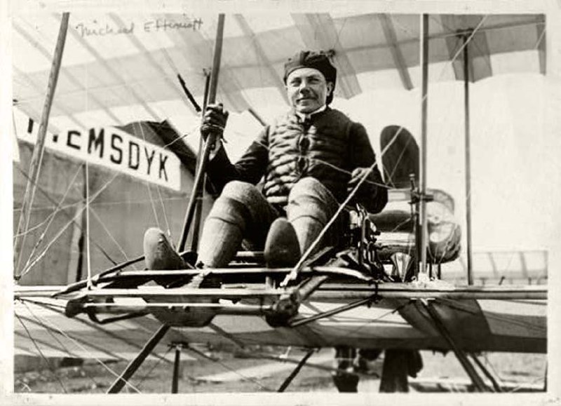 21 марта 1910 года в Одессе состоялся первый полёт русского авиатора Михаила Ефимова