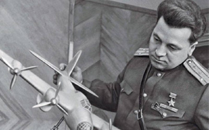 23 марта 1908 года родился советский лётчик, генерал-майор авиации Анатолий Васильевич Ляпидевский