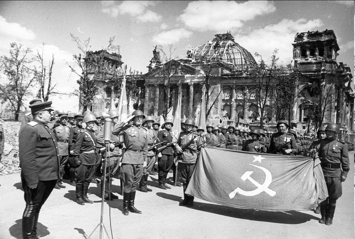 2 мая 1945 года советские войска полностью овладели Берлином