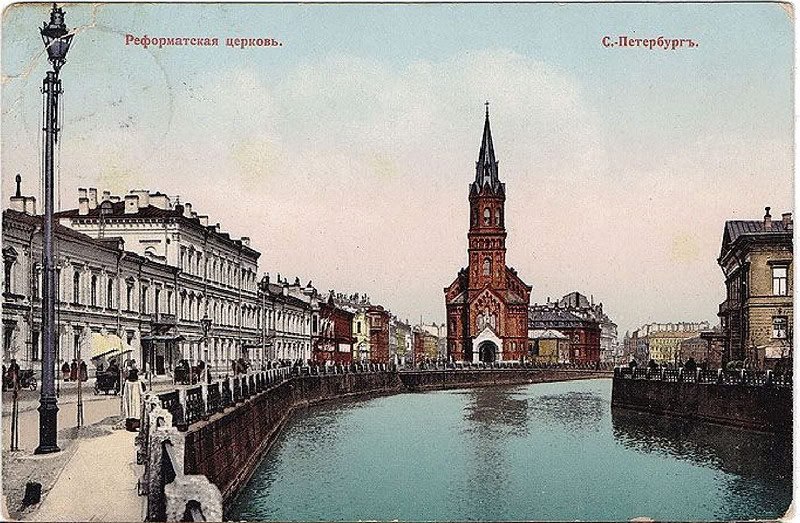 15 мая 1829 года в Санкт-Петербурге открылась первая выставка промышленных и кустарных изделий, произведённых в Российской империи