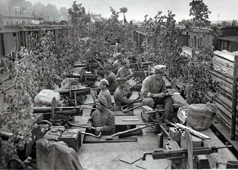 17 мая 1918 года вспыхнуло восстание Чехословацкого корпуса в Челябинске, положив начало гражданской войне в России