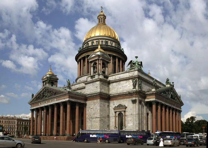 11 июня 1858 года освящён Исаакиевский собор — шедевр русского храмового зодчества