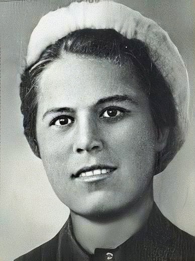 18 июня 1943 года гитлеровцами была казнена Мария Тимофеевна Кисляк — руководительница подпольной комсомольской организации в оккупированном Харькове.