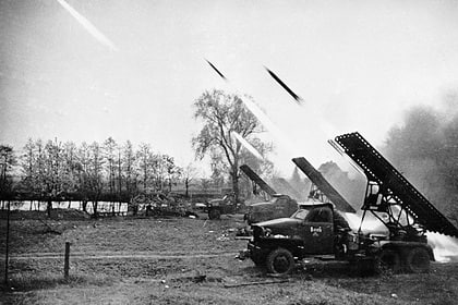 14 июля 1941 года состоялось первое боевое применение советской реактивной артиллерии — батарея «Катюш» нанесла удар по скоплению немецких войск у Орши