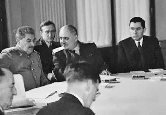 18 июля 1909 года родился советский дипломат и государственный деятель Андрей Андреевич Громыко